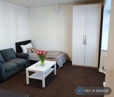 Studio to rent - Photo 2