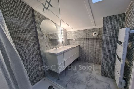 Location appartement 3 pièces 47 m² Bandol - Photo 3