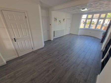 3 bedroom semi-detached house to rent - Photo 3