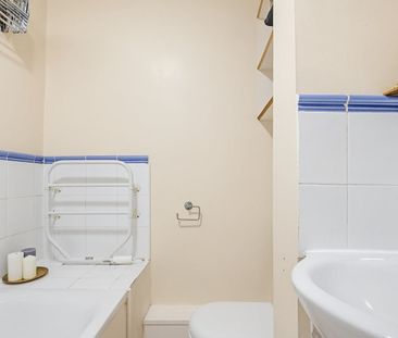 Room in a Shared Flat, London, W9 - Photo 6