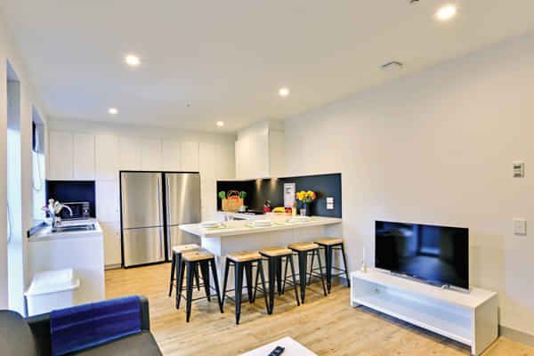 Twin, King Single Bed, 8 Bed Apartment - Photo 1