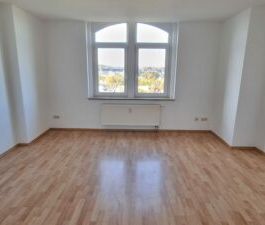 Bismarckstr. 4, Wohnung 8 ~~~ Dachgeschoss, Balkon, Badezimmer mit ... - Photo 2