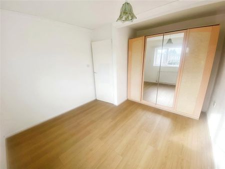 3 bedroom end of terrace house to rent - Photo 5
