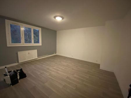 Location Appartement 1 pièce 31m² - Photo 4