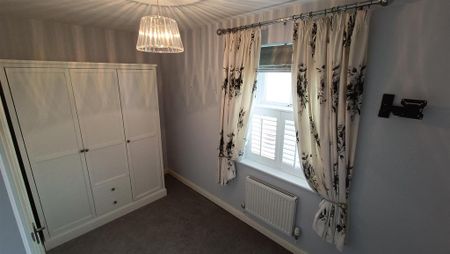 2 bedroom end of terrace house to rent - Photo 2