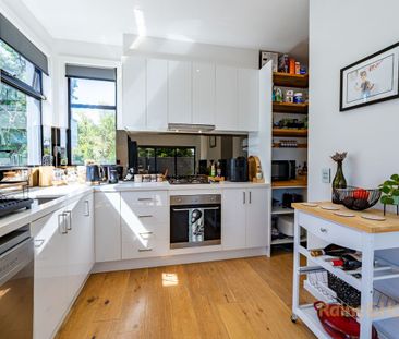 Stunning 2-Bedroom, 2-Bathroom Townhome in a Prime Location - Photo 2