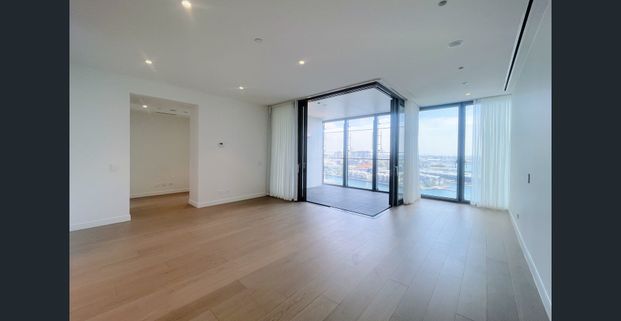 Nearly NEW & DARLING HARBOUR VIEW & WEST ASPECT & PREMIUM LOCATION - Photo 1