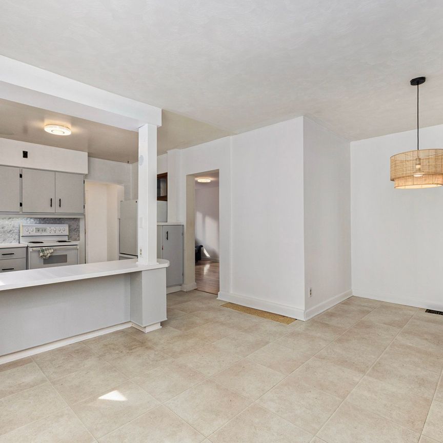 For Lease - 30 Foster Street, West Centre Town, Ontario - Photo 1