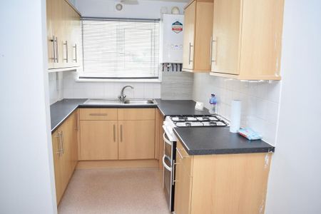 2 bedroom terraced house to rent - Photo 4