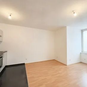 Schöne 1-Zimmer-Wohnung mit Top-Anbindung und Innenhofruhelage! Garagenplatz verfügbar! - Photo 3