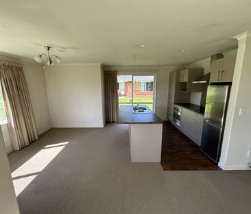 Modern Two-Bedroom Home for Rent - Photo 2