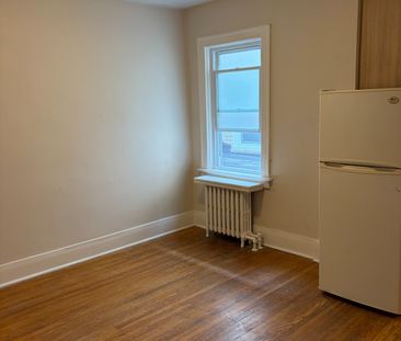 For Lease - 559A Mt Pleasant Road, Toronto, Ontario - Photo 1