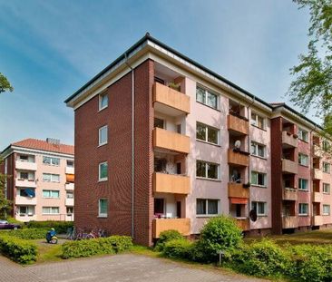 Helle, frisch renovierte 3-Zimmer-Wohnung mit Balkon! - Photo 1