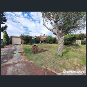 48 Silverhill Loop, Seville Grove, WA 6112 - Photo 3