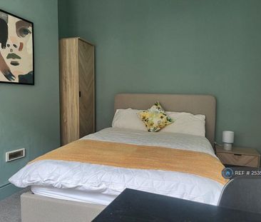 3 bedroom terraced house to rent - Photo 3