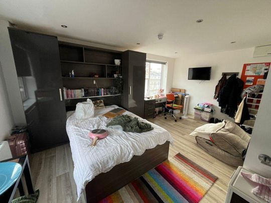 Studio to rent - Photo 1