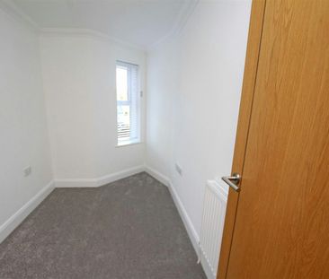 Flat to rent on - Photo 5