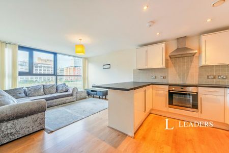 2 bedroom flat to rent - Photo 4