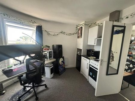 1 bedroom flat to rent - Photo 2