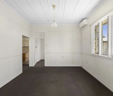 Charming Home In Kedron - Photo 3