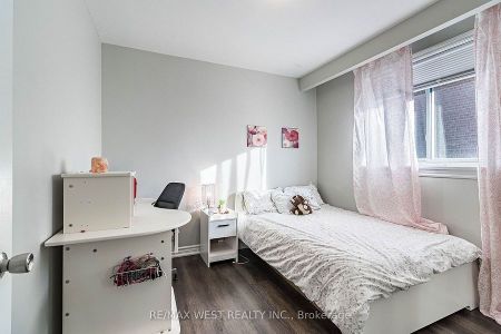 For Lease - 24 Clarion Road Unit# Main, Toronto, Ontario - Photo 2