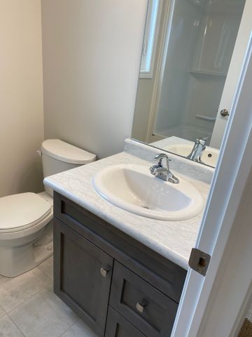 For Lease - 87 SYCAMORE Street, Welland, Ontario - Photo 5