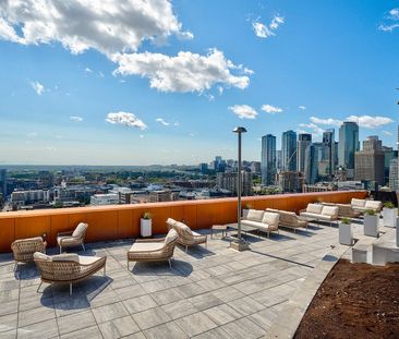 245 Robert-Bourassa Blvd, Montréal, QC - Photo 4