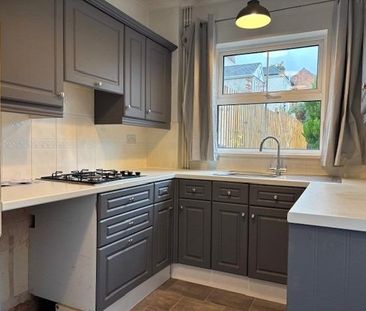 2 bedroom semi-detached house to rent - Photo 6