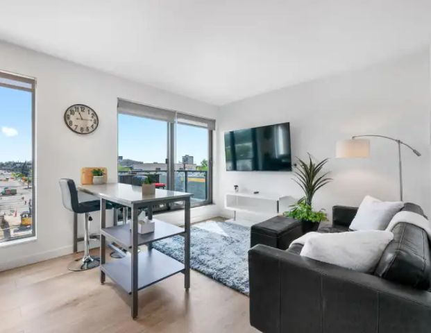 Luxury Living & Patio Vibes Minutes to DT Calgary! 1B 1Ba, Move in Ready! | 404 - 123 4 Street Northeast, Calgary - Photo 1