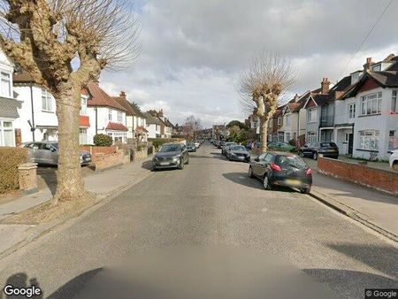 3 Bed Flat, Northampton Road, CR0 - Photo 3