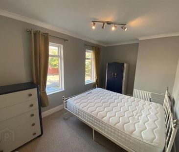 125 Bloomfield Avenue, Belfast, BT5 5AB - Photo 1