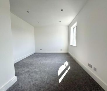 3 bedroom detached house to rent - Photo 3