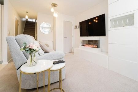 Exeter Road, London, E16, Property for rent - Photo 4