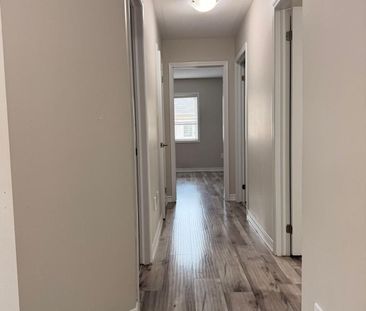 For Lease - 98 Benhurst Crescent, Brampton, Ontario - Photo 6