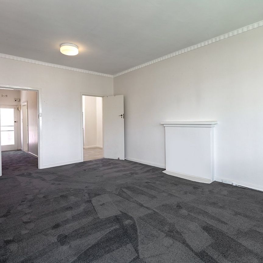 Thinking of selling? Contact our agent - Photo 1