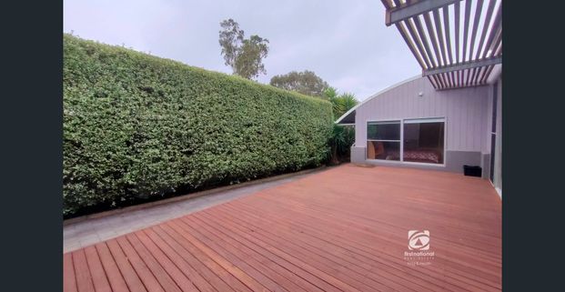 STYLISH & SECURE! - Photo 1