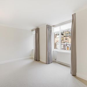 1 bedroom flat in 103 Sloane Street - Photo 2