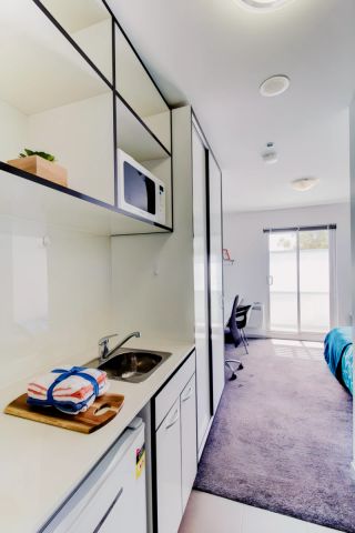 Standard Studio with balcony - Photo 3