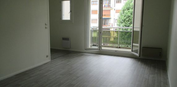 Location Appartement 1 pièce 30m² ORLEANS 45000 - Photo 2