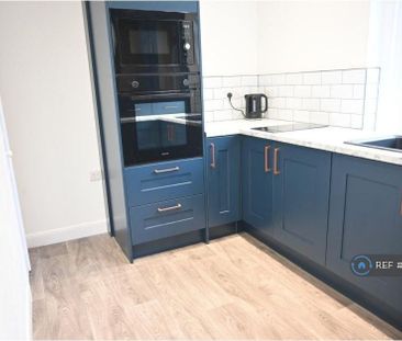 2 bedroom end of terrace house to rent - Photo 5