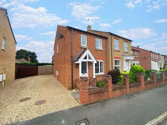 Falcon Way, Sleaford, Lincolnshire, NG34 - Photo 1