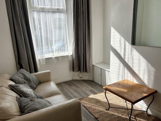 3 bedroom House To Let - Photo 1