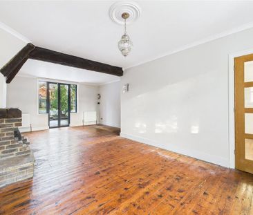 4 bedroom detached house to rent - Photo 2