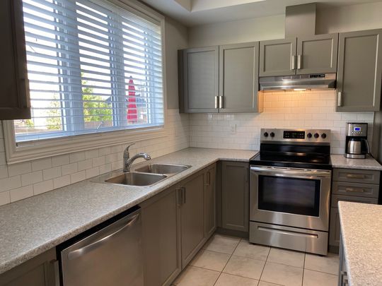 For Lease - 5 KENNEDY Avenue, Collingwood, Ontario - Photo 1