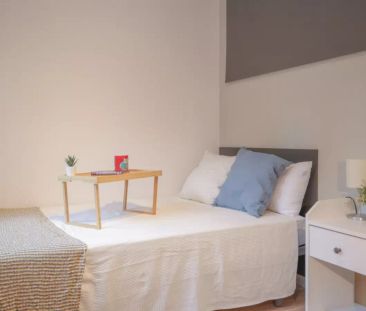 4-bedroom apartment for rent in Aluche - Photo 2