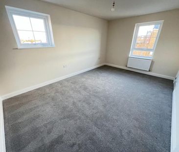 4 bedroom detached house to rent - Photo 4