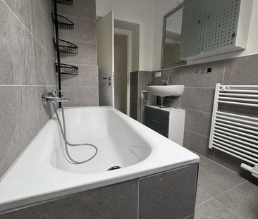 Charmante 3-Zimmer-DG-Wohnung in Mannheim – renoviert und bezugsbereit - Photo 4