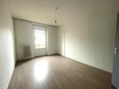 Location Appartement 3 pièces 97m² GUILHERAND GRANGES 07500 - Photo 2
