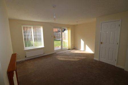 3 bedroom semi-detached house to rent - Photo 2