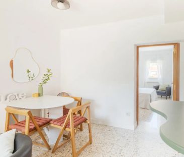 Well connected and with natural light in all rooms - Photo 1